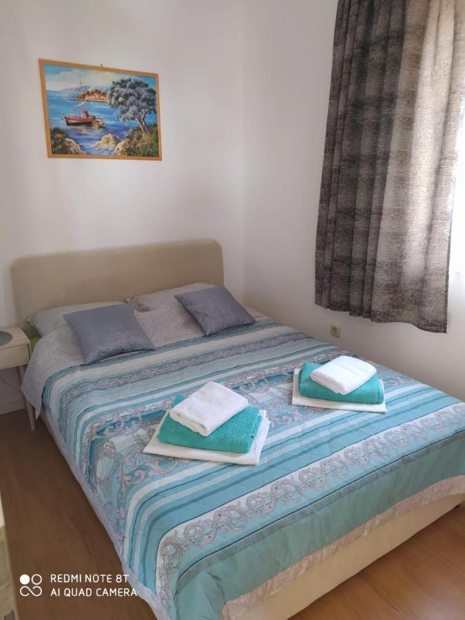 Apartmani Ana Vir Exteriér fotografie