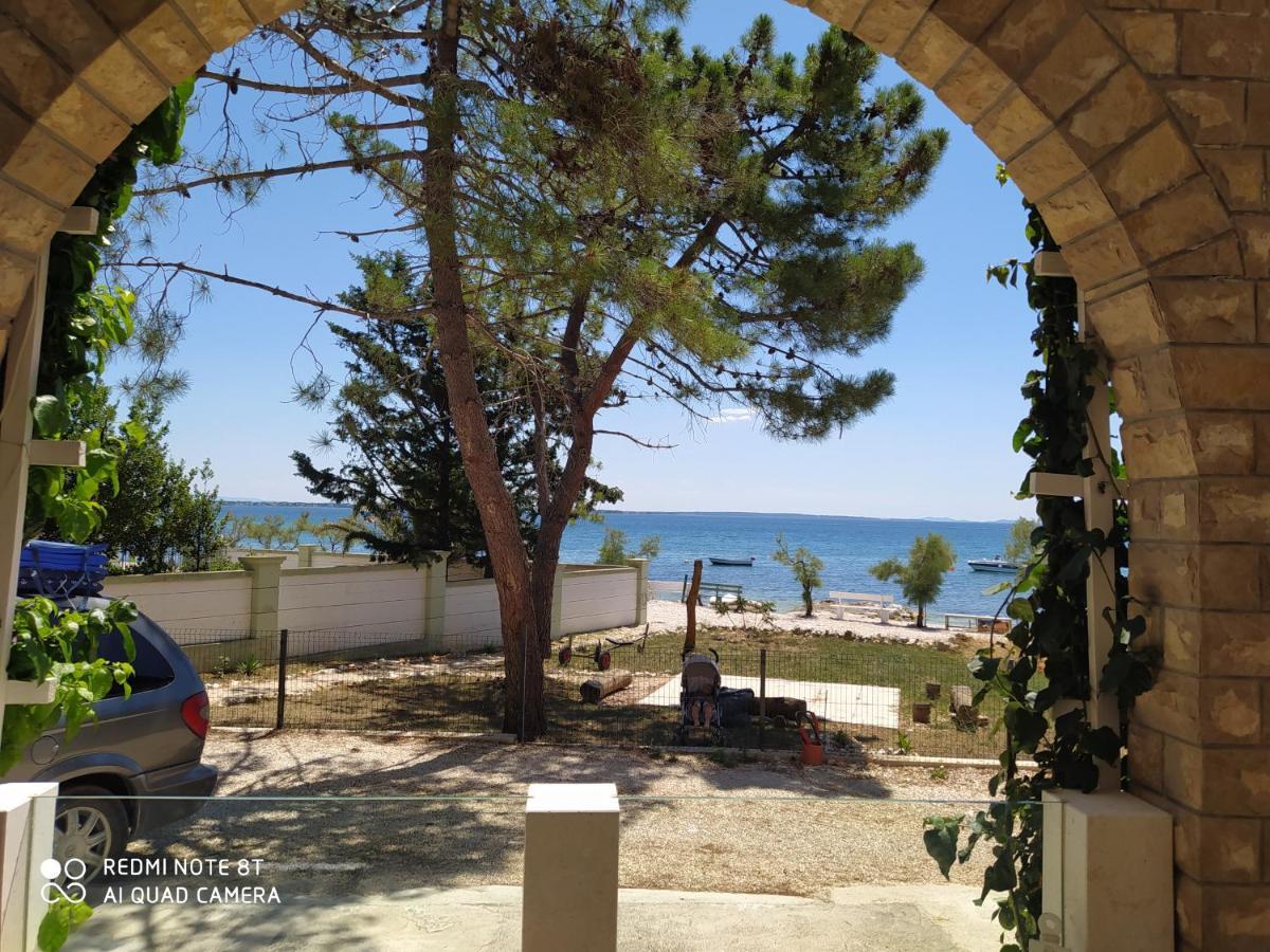 Apartmani Ana Vir Exteriér fotografie