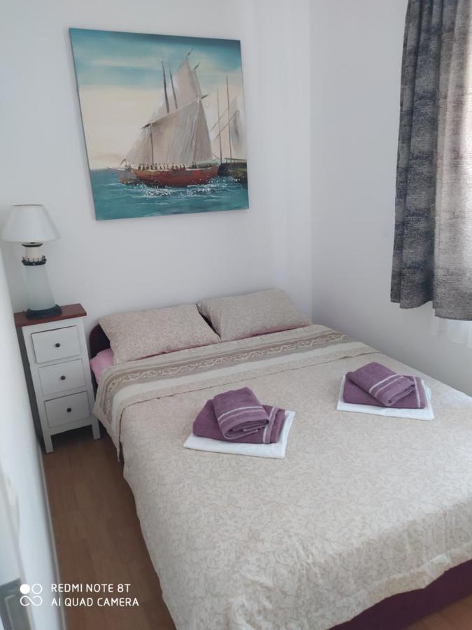 Apartmani Ana Vir Exteriér fotografie
