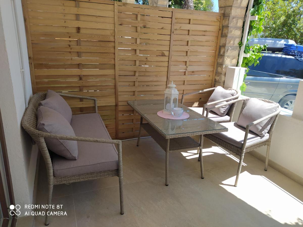 Apartmani Ana Vir Exteriér fotografie