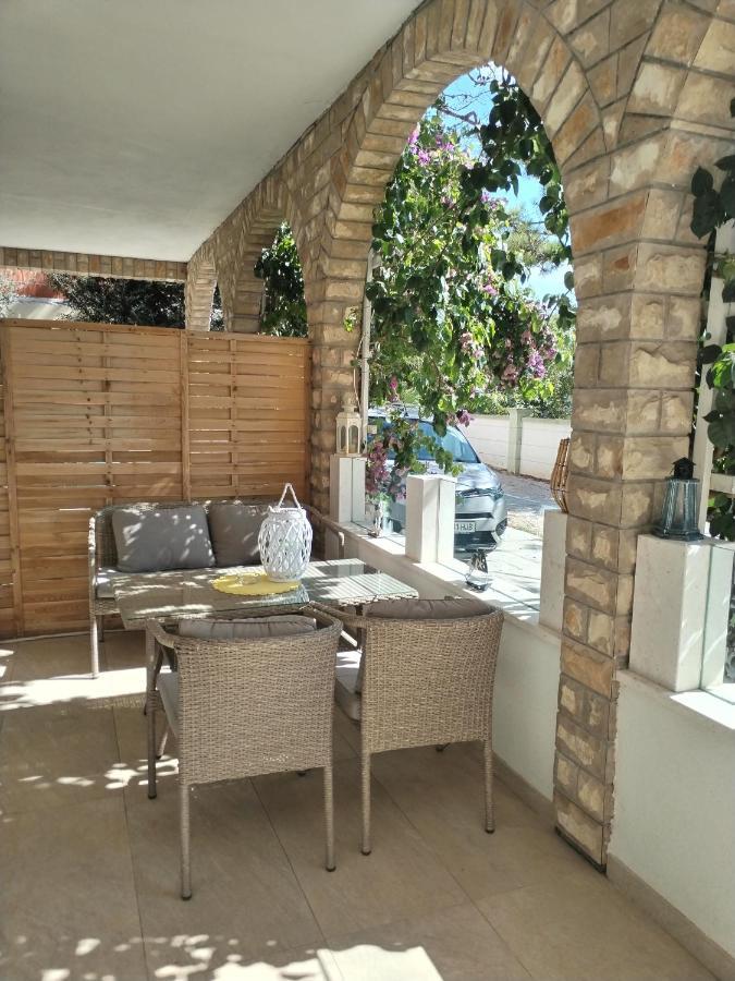 Apartmani Ana Vir Exteriér fotografie
