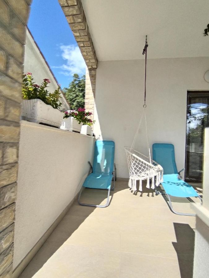 Apartmani Ana Vir Exteriér fotografie
